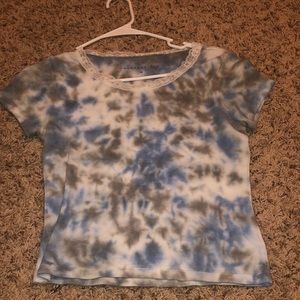 tie dye blue white and grey tshirt